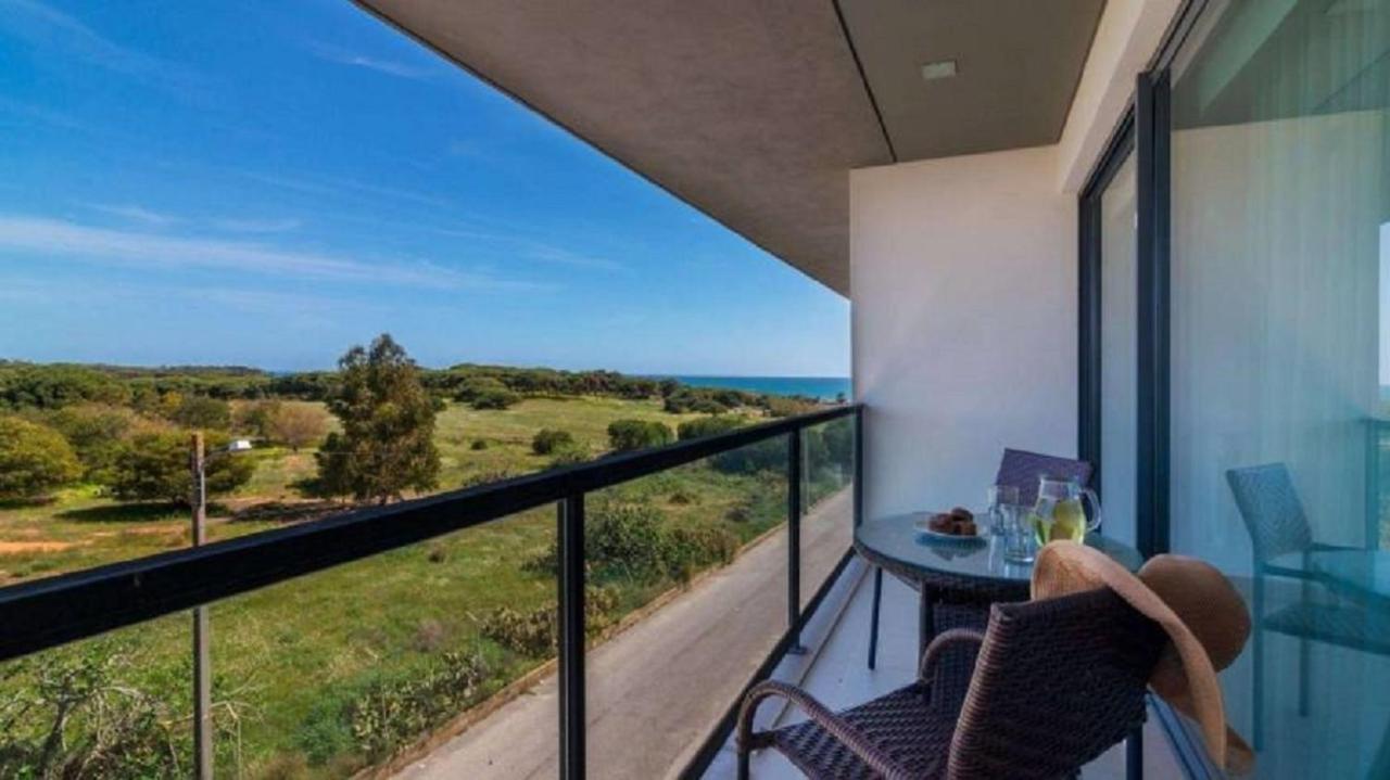 Apartamentos Cavalo Preto Beach Resort Quarteira Exteriör bild